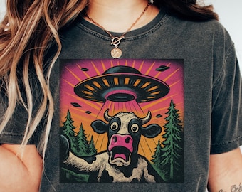 UFO Cow Abduction Shirt, Funny Vintage Retro Graphic Alien Tshirt, Unisex Comfort Colors T Shirt, Paranormal Oversized Aesthetic UFO Tee