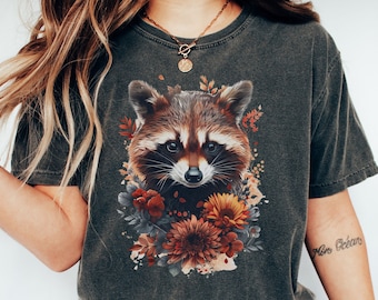 Shirt met wasbeer van Cottagecore | Overhemd met wasbeer bloemen | Cottagecore-kleding | Cadeau wasbeerliefhebber | Comfort Colors®-shirt | Donkere cottagecore
