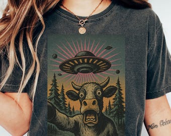 UFO Cow Abduction Shirt, Funny Vintage Retro Graphic Alien Tshirt, Unisex Comfort Colors T Shirt, Paranormal Oversized Aesthetic UFO Tee