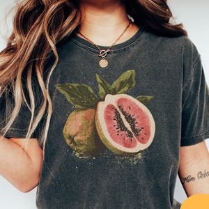Guavas Retro Graphic Comfort Colors® Shirt, Vintages Guavas Label T-Shirt, Exotic Fruit Lover Tee, Cute Adult Graphic T Shirt, Cool Gift