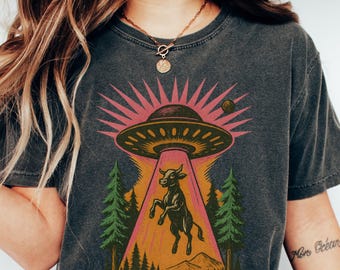 UFO Cow Abduction Shirt, Funny Vintage Retro Graphic Alien Tshirt, Unisex Comfort Colors® T Shirt, Paranormal Oversized Aesthetic UFO Tee