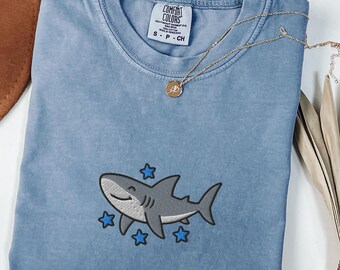Embroidered Great White Shark Comfort Colors® T-Shirt, Ocean Animal Tee, Summer Beach Outfit, Marine Life Gift for Shark Lovers