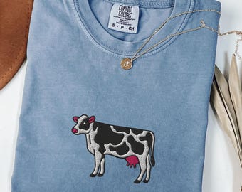 T-shirt Comfort Colors® con mucca ricamata, maglietta regalo per amanti delle mucche, maglietta con animali da fattoria, ricamo per amanti del bestiame, top con grafica country carina