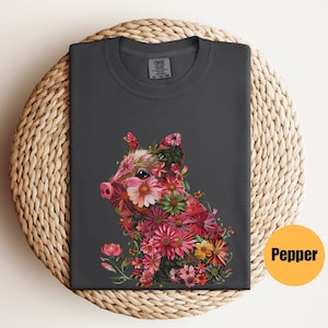 Squirrel Red Bandanas Women T-Shirt Gift Animal Lover Squirrel Red Bandanas Women T-Shirt Gift Animal Lover