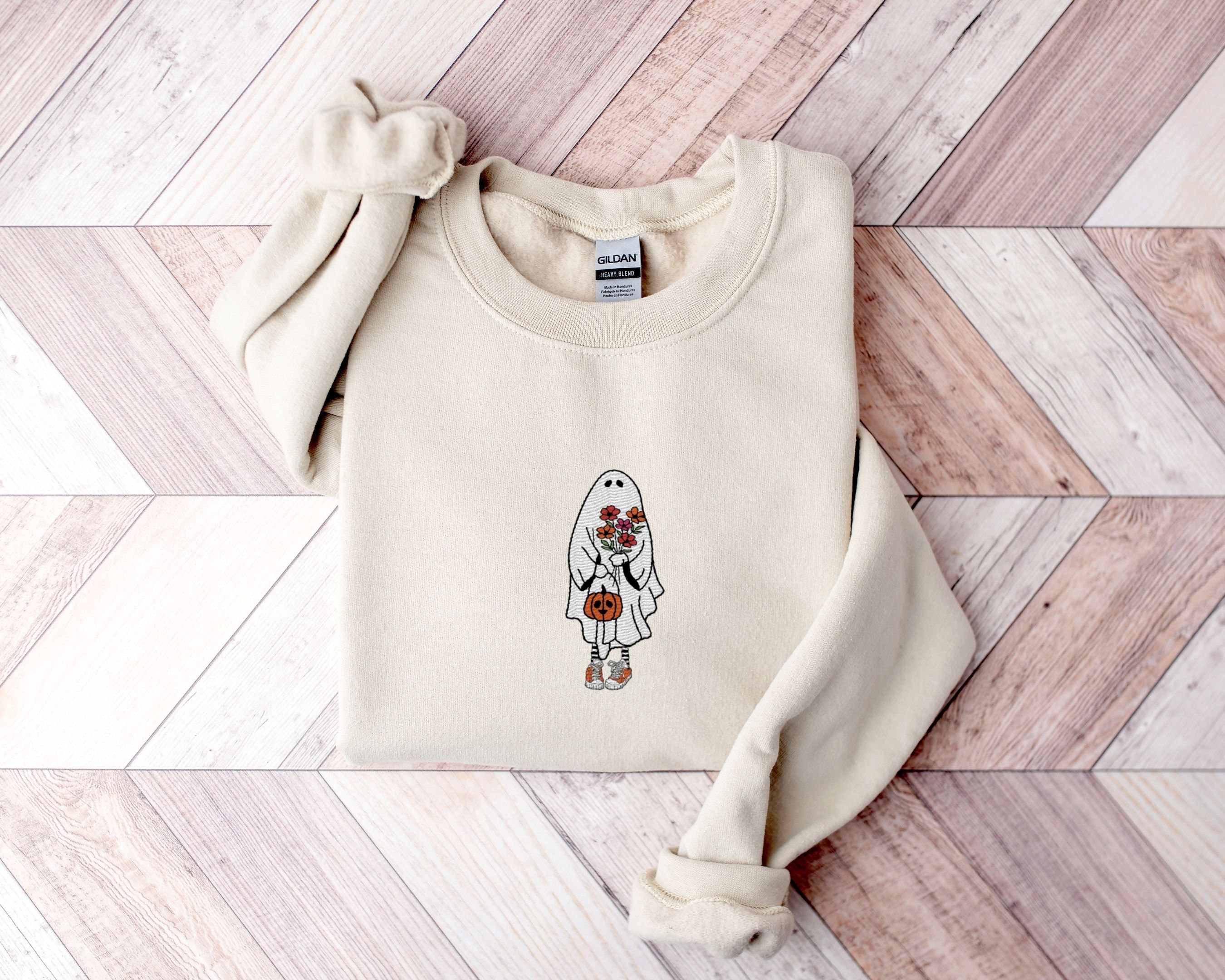 Discover Embroidered Ghost Sweatshirt | Vintage Halloween Sweatshirt | Embroidered Pumpkin Sweatshirt | Spooky Sweatshirt | Cute Halloween Apparel