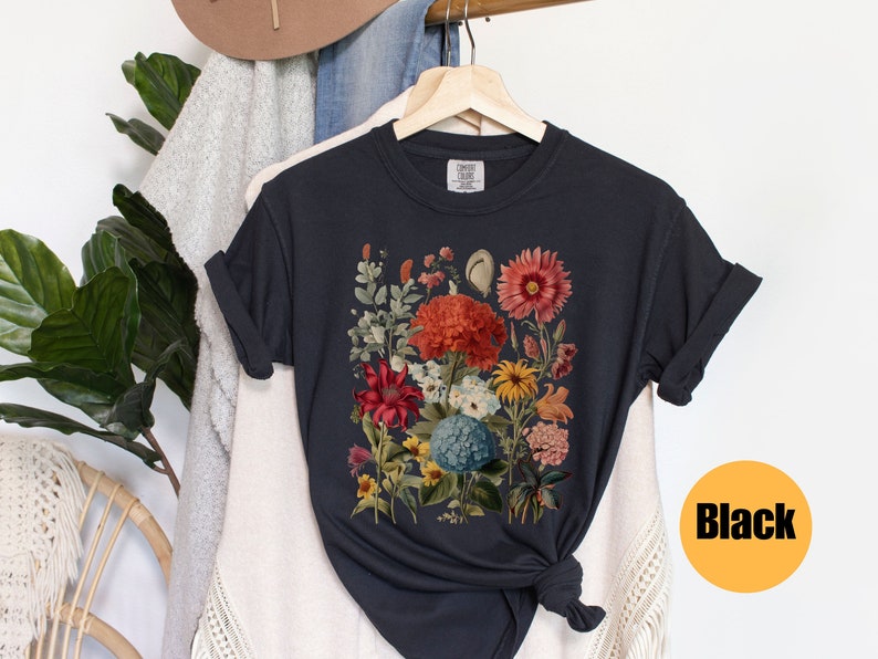 Boho fleurs sauvages Cottagecore cadeau pour elle Chemise Comfort Colors® Capricieux Chemises végétales Chemise fleurie Cadeau pour femme Black