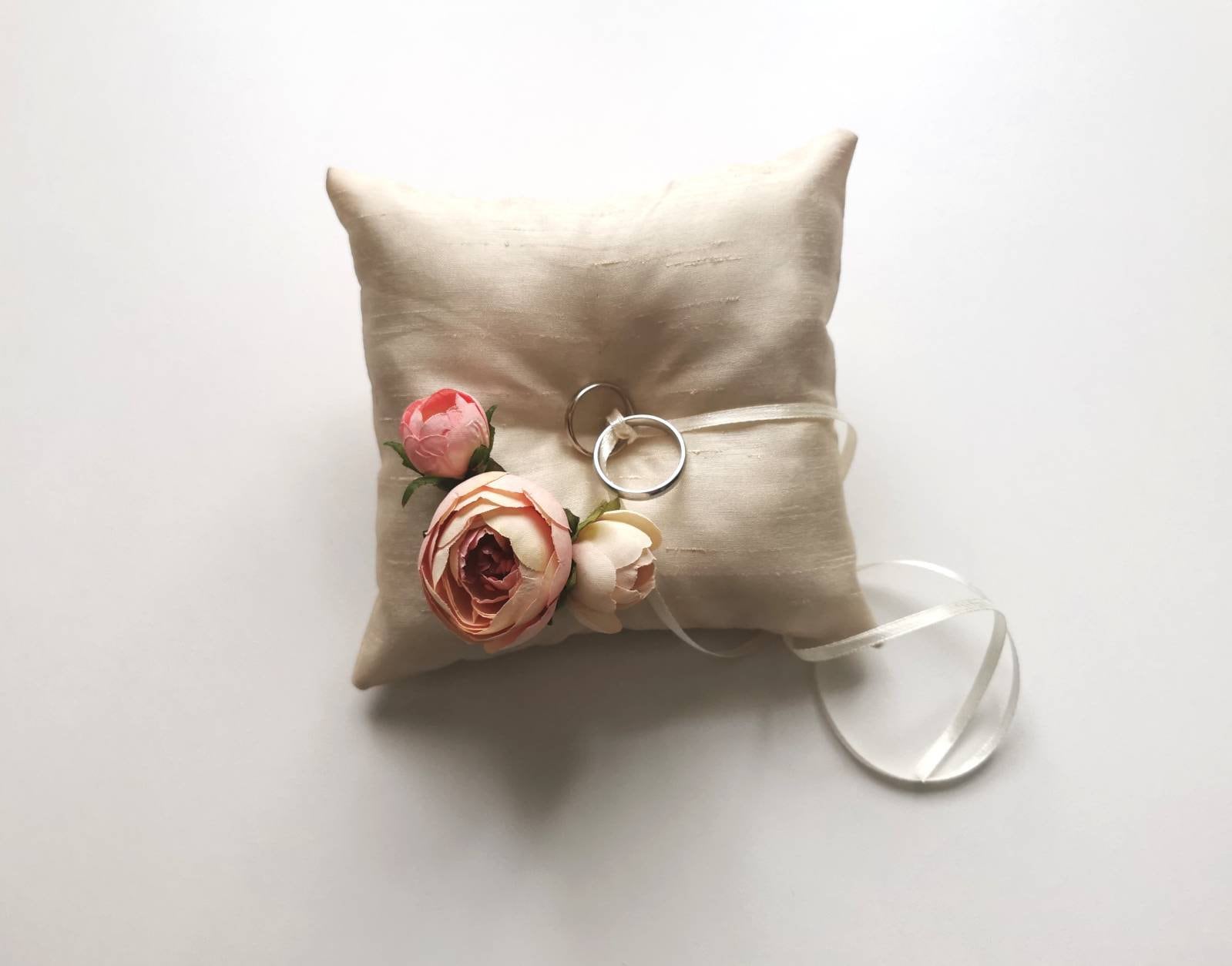 Wood Ring Pillow with Moss - Handmade Wedding | Emmaline Bride