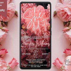 Digital sie hat es Neon Blush Pink Blumen Graduierung Einladung, elektronischer Text Evite, bearbeitbare Vorlage, Sofort Download, BP74