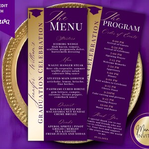 Può includere: Un set di menu e programma di laurea viola e oro. Il menu elenca antipasti, piatti principali, dessert e bevande. Il programma delinea l'ordine degli eventi, tra cui la cena e la musica.