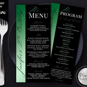 Op de afbeelding: Zwarte en groene verjaardagsmenu- en programmakaarten met elegant schrift. Het menu bevat voorgerechten, hoofdgerechten, desserts en drankjes. Het programma schetst de volgorde van de evenementen. Bestek en een bord op de voorgrond.