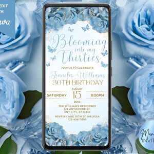 Invito per festa di compleanno digitale Blooming Into My Thirties per il 30° compleanno, floreale blu oro, invito di testo, modello modificabile, download immediato, DM62