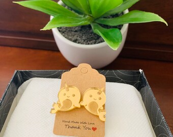 Handgemachte Acryl süße kleine Narwal Ohrringe