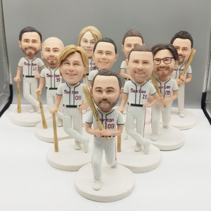 Personalised baseball player bobbleheads, custom athlete bobbleheads, bobbleheads for most valuable players, custom sports bobblehead gifts
