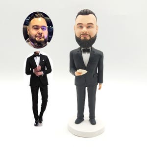 Custom bobbleheads, custom best man bobblehead gifts, custom bobbleheads for couples, custom wedding cake topper statues