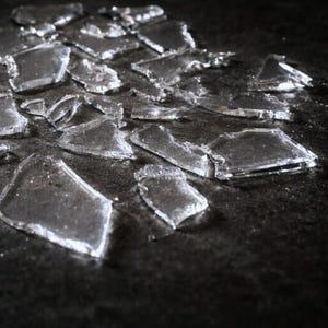 Clear Silicone Glass Shards, Fake Breakaway for Film Props, SFX Makeup Halloween