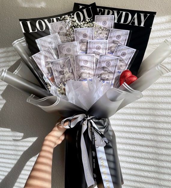 Money and Flower Bouquet for Her - Pablo Gift Shop