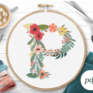 Patrón de punto de cruz, alfabeto floral, bordado de letras de flores, iniciales de punto de cruz, letra P, fuentes de bordado de monogramas en PDF