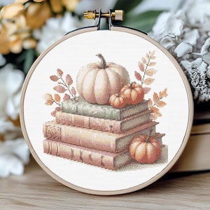 Pumpa och böcker korsstygnsmönster PDF, mysig höstbroderidesign, höstdekor DIY | Direktnedladdning XStitch-diagram, present till läsare