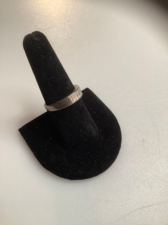 Avon Silver and Rhinestone Ring - image 3