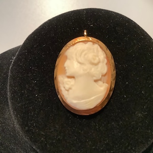 Vintage 14k G.P. Cameo Brooch Pendant