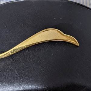 Vintage Monet Gold Tone Brooch