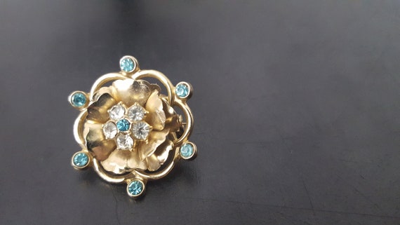 Vintage Designer Coro Brooch - image 1