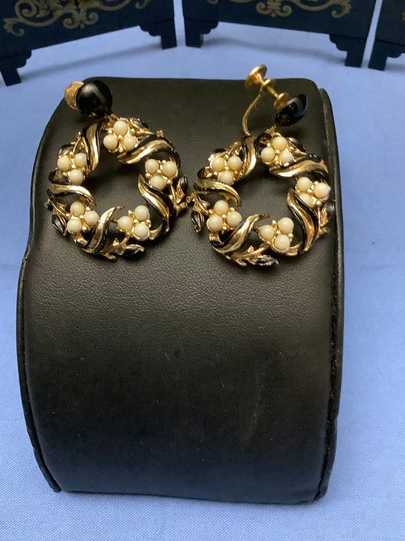 Vintage Coro Screw Back Dangle Earrings