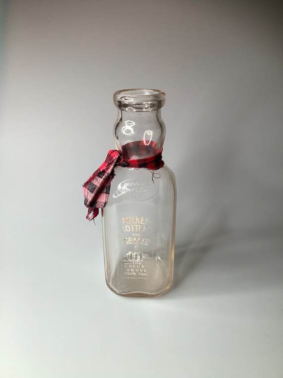Carnation Dairy Milk bottle Quart (JEF) Carnation Dairy Milk bottle Quart (JEF)