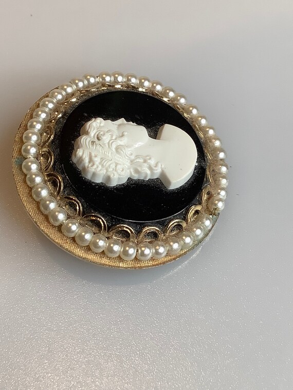 Vintage Coro Cameo Brooch - image 3