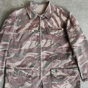 1960s French lizard camo hunting jacket / size Small / made in France/ classic vintage militaria sportswear fashion casual design heritage