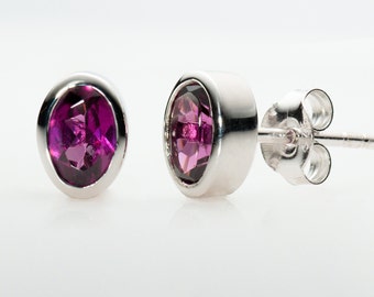 Granate de rodolita genuino en plata de ley - Piedra de nacimiento de enero - Pendientes Premium Rich Cherry Red Stud