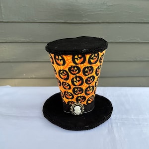 Mini top hat, halloween mini top hat, wreath attachment, wreath accent, top hat, halloween decor,top hat for wreath, halloween