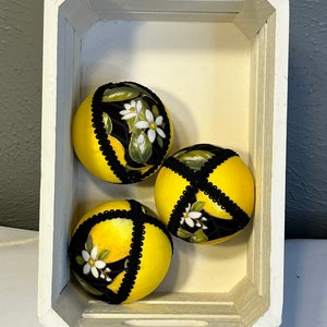Wreath ornament, wreath accent, lemon wreath, lemon wreath accent, Lemon decor, Summer decor, lemons, spring wreath