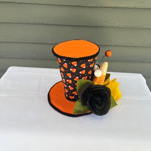 Mini top hat, halloween mini top hat, wreath attachment, wreath accent, top hat, halloween decor,top hat for wreath, candy corn