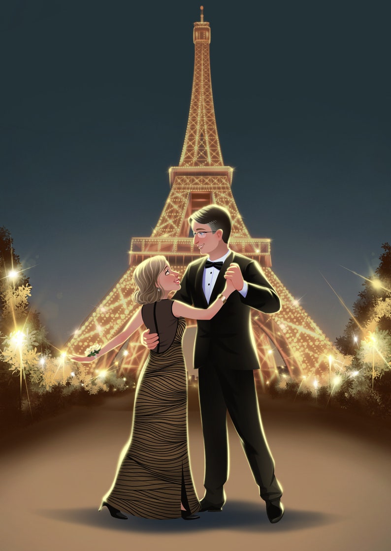 Puede incluir: Una pareja baila frente a la Torre Eiffel, que est&aacute; iluminada con luces brillantes. La mujer lleva un vestido de rayas doradas y negras y el hombre lleva un esmoquin negro.