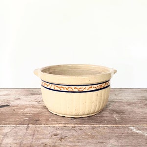 Vintage Scarce Red Wing Spongeband Bowl | Medium Sized Crock No Lid | Red Wing Stoneware Baking Dish | Ribbed/Fluted Dish | Unique Gift