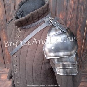 blackened Single pauldron