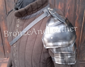 blackened Single pauldron