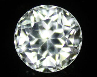 Faceted White Topaz: 3.95 Carat Round Gemstone for Jewelry