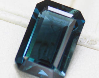 Natural London Blue Topaz Gemstone: 2.90 Carat Rectangle, 10x6x4 mm