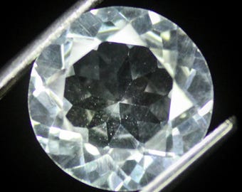 Faceted White Topaz: 4.45 Carat Round Gemstone