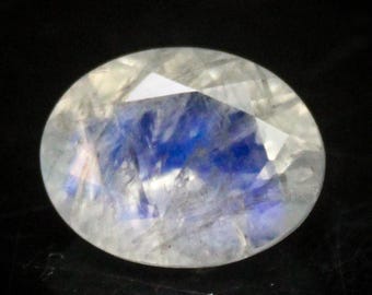 Faceted Rainbow Moonstone Gemstone: 3.50 Carat Oval Stone, 11x9x6 mm