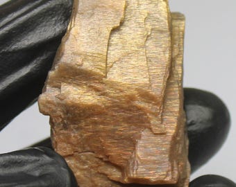 Raw Orange Sunstone Piece: Natural Gemstone for Jewelry Making (110.00 Carats, 40x30x15 mm )
