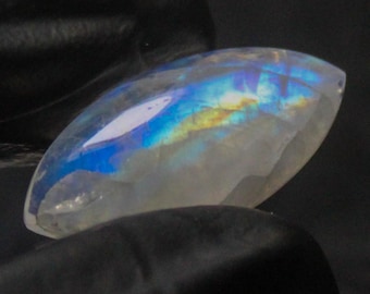Marquise Rainbow Moonstone Cabochon: 8.00 Carat Gemstone, 20x10x5 mm