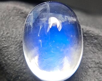 Oval Rainbow Moonstone Cabochon: 1.75 Carat Gemstone, 8x6x5 mm