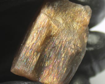 Raw Orange Sunstone Piece: Natural Gemstone for Jewelry Making (44.50 Carats, 24x16x14 mm)