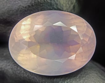 Faceted Pink Rose Quartz Stone: 11.90 Carat Oval Gemstone