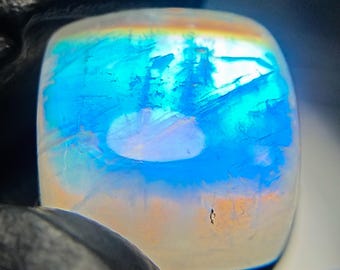 Rainbow Moonstone Cabochon: White Cushion Cut Gemstone, 17.20 Carats