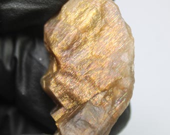 Raw Orange Sunstone Piece: Natural Gemstone for Jewelry Making (50.00 Carats, 35x23x10 mm)