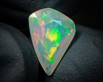 Natural Ethiopian Opal: Faceted Oval Welo Fire Opal (12x8x5mm)